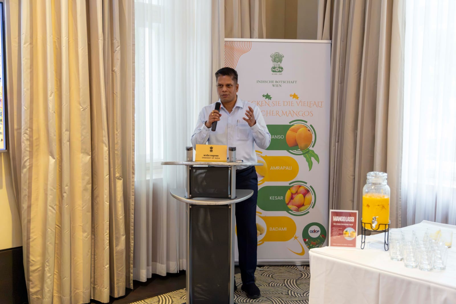 Guests at Indian Embassy Vienna mango tasting - retail and government